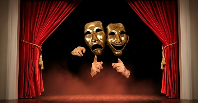 Dikili’de "Oyunlarda Yaşamak" adlı oyun izleyiciyle buluşuyor