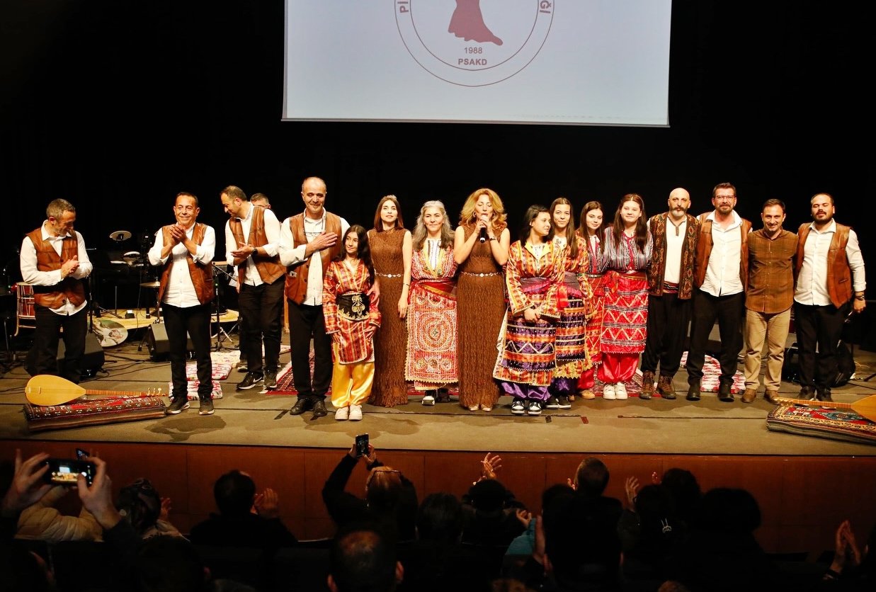 Anadolu’nun sesi Grup Mihman ile Bergama’da yankılandı