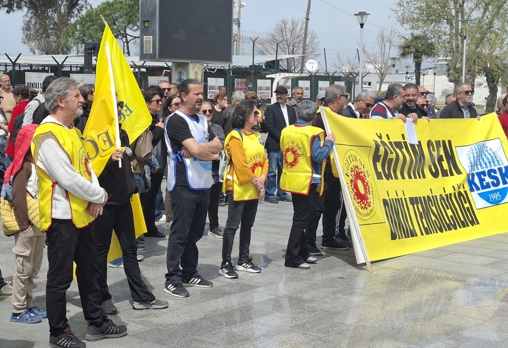 370D2C2C 4587 4304 8E5C 9Fc481124B6D-1