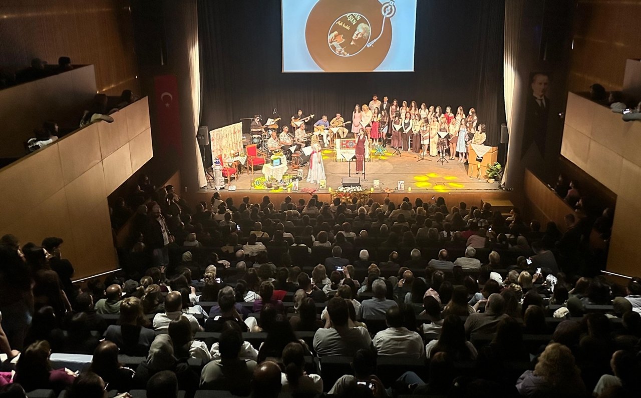 683551771 18456702868099135 5680395658268427494 N