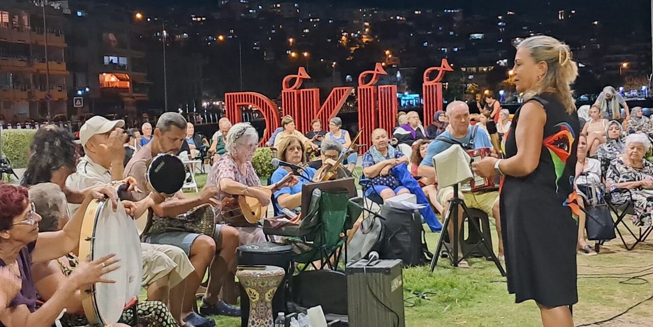 “Dikili Eski Tüfekler Orkestrası”: Eski ve sıcak Türkiye ruhuna bir selam