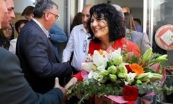 Kınık'ta CHP'li Bodur göreve başladı, törene AKP'li Doğruer katılmadı!