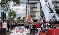 Emekliler Dikili'de "İnsanca Yaşam" için meydana indi