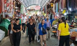 Kültür gezileriyle İzmir’i keşfettiler