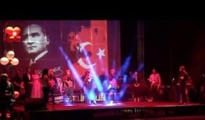 Bergama’da stadyumda son 19 Mayıs kutlaması