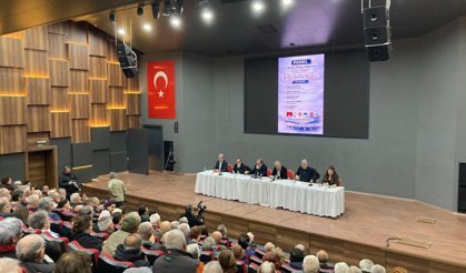 Dikili'deki panelde "Birleşik Mücadele" çağrısı yapıldı