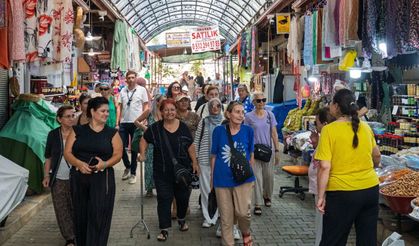 Kültür gezileriyle İzmir’i keşfettiler