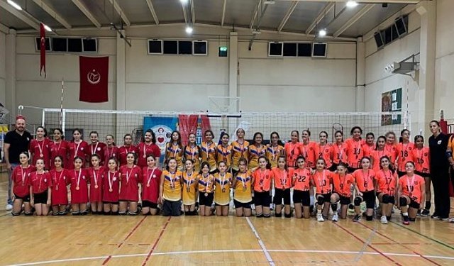 Bergama'da Cumhuriyet Kupası düzenlendi