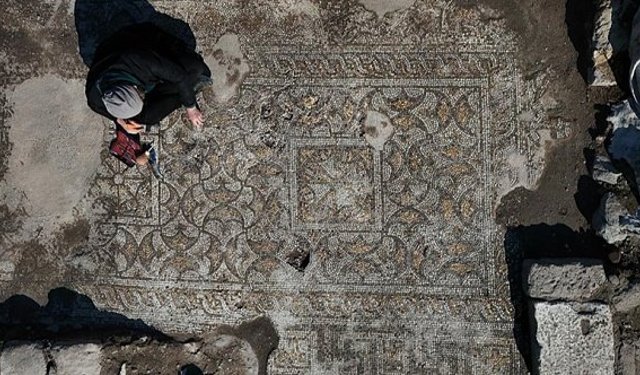 Antik Çağ Bergama’sının en zengin kişisinin evi gün yüzüne çıkıyor: "Mozaikli Ev"