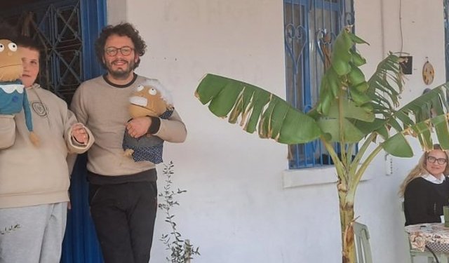 'Delice' tiyatro tutkusu için köy yollarında