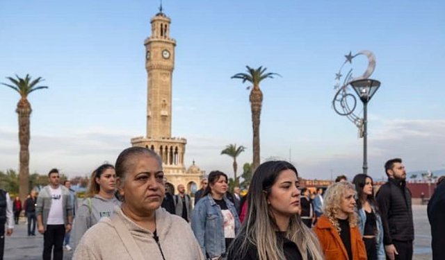 İzmir hayat 09.05’te durdu