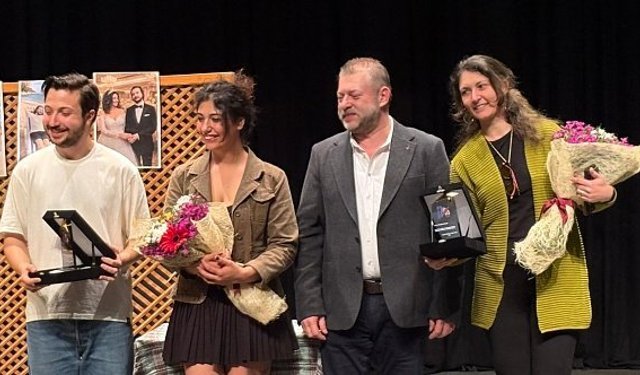 Bergama’da Tiyatro Günleri tüm hızıyla sürüyor!