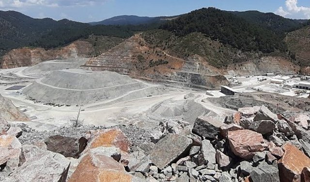 Dikili’de çevrecilerin ve doğanın çığlığı duyulmadı!