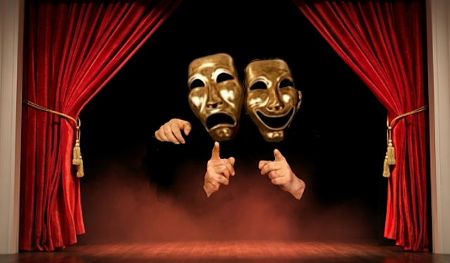 Dikili’de "Oyunlarda Yaşamak" adlı oyun izleyiciyle buluşuyor