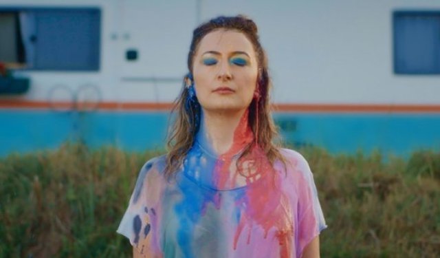 Bergamalı Akordeon Sanatçısı Nur Güleç;