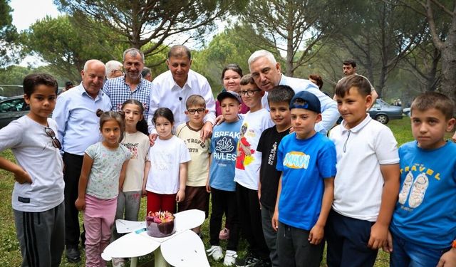 Başkan Tugay'dan Kozak’a hizmet çıkarması!