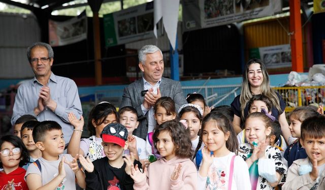 Bergama'da Dünya Çevre Günü'nde atıklar mamaya dönüştürüldü