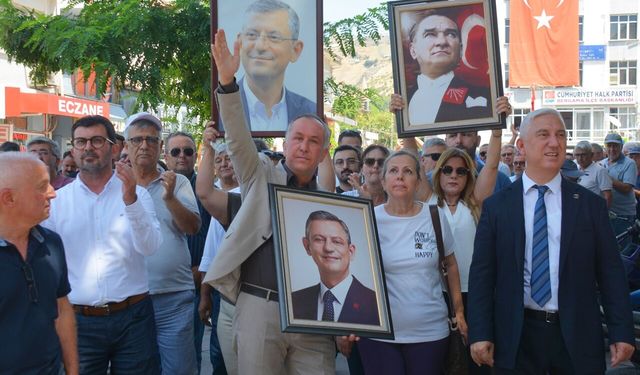 Bergama fire vermedi, yüzlerce partili YENİ Parti'ye geçti