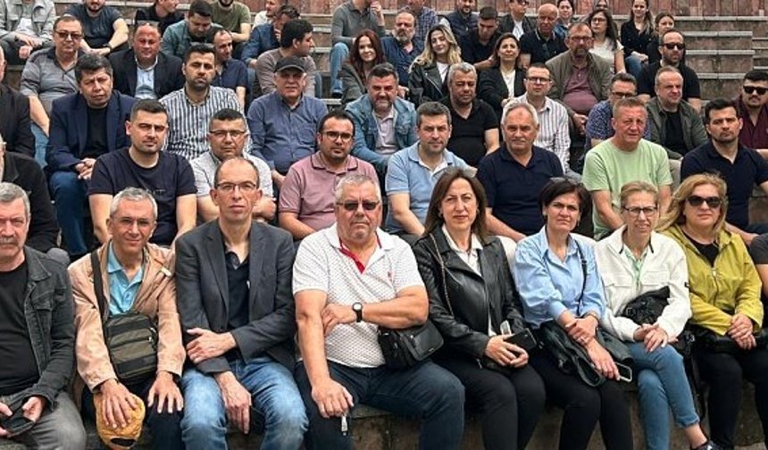 Bergama'da mali müşavirler sessiz eylem yaptı!