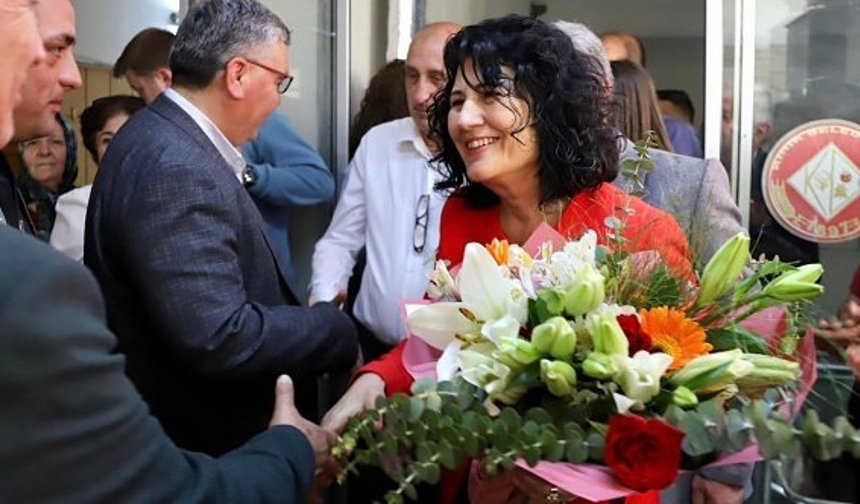 Kınık'ta CHP'li Bodur göreve başladı, törene AKP'li Doğruer katılmadı!