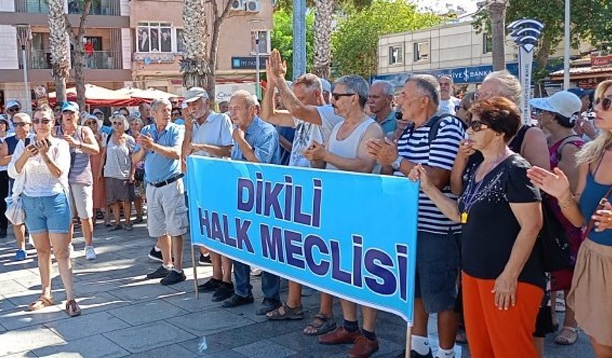 Dikili’de halk 'arıtma' için 4 aydır onay vermeyen bakanlığı protesto etti
