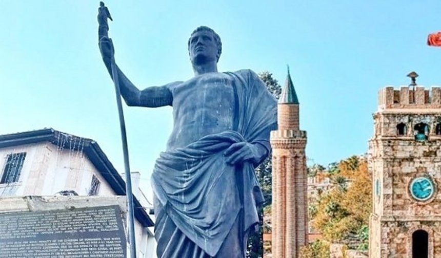 Bergama Kralı II. Attalos Heykeli'nin hikayesi ilgi çekiyor!