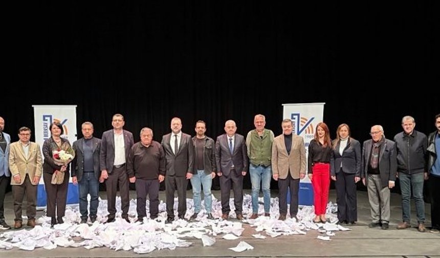 Bergama’da BERKSAV Tiyatro Günleri görkemli bir açılışla başladı