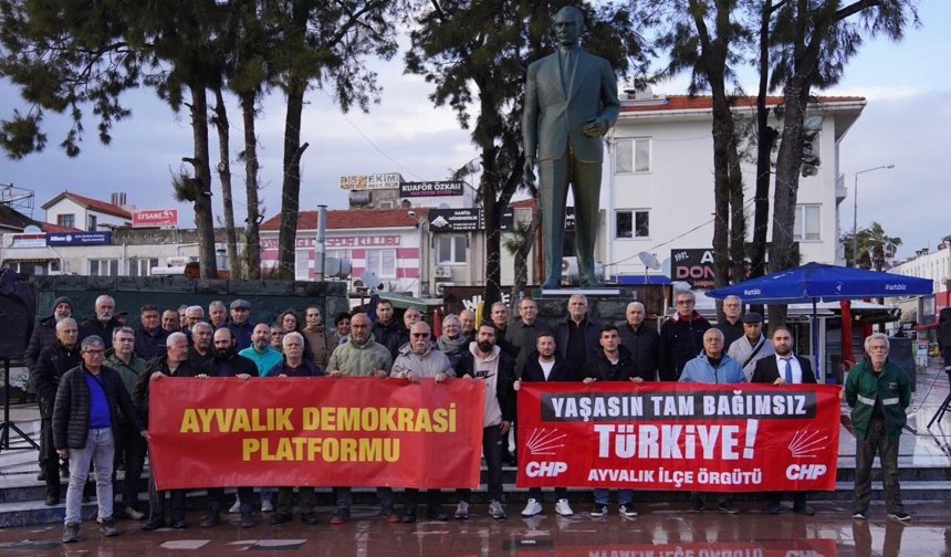 Ayvalık’ta demokrasi vurgusu…