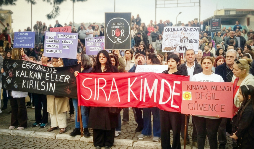 Bergama’da eğitimde şiddete karşı kitlesel yürüyüş yapıldı