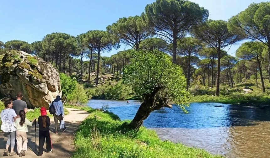 Çamların gölgesinde Kozak’a yürümek