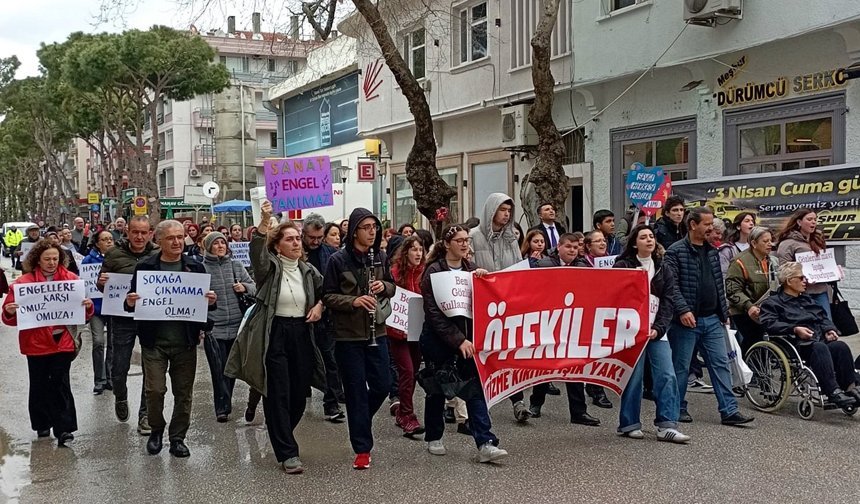 Dikili’den topluma çağrı: "Otizm dostu kentler inşa edelim"