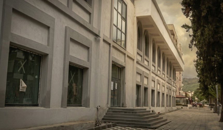 Bergama’daki SGK İş Merkezi satışa çıkıyor