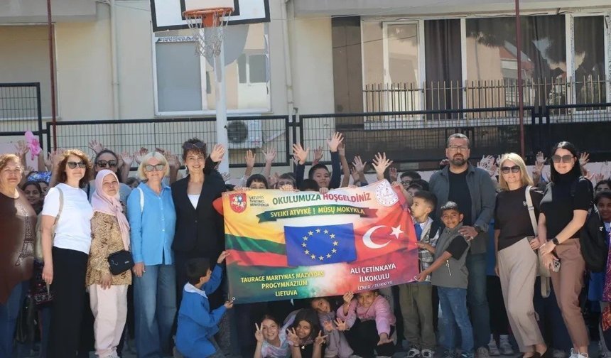 Litvanyalı öğretmenler Dikili’de eğitim sistemini inceledi