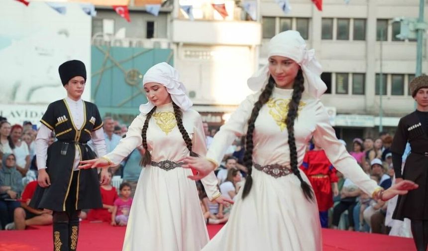 Uluslararası Bergama Kermesi’nin ikinci günü renkli etkinliklerle geçti
