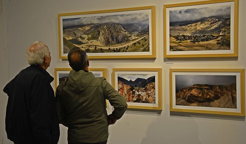 Bergama’da “Bir Coğrafyanın Z Raporu” sergisi açıldı